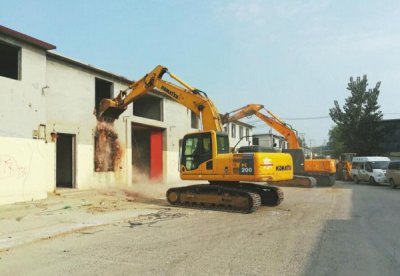 濟(jì)南市歷城區(qū)昨天拆除2萬平方米違建廠房