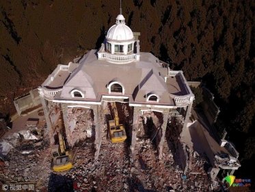 濟(jì)南金雞嶺“大白宮”違建太堅固,一天半了還沒拆完